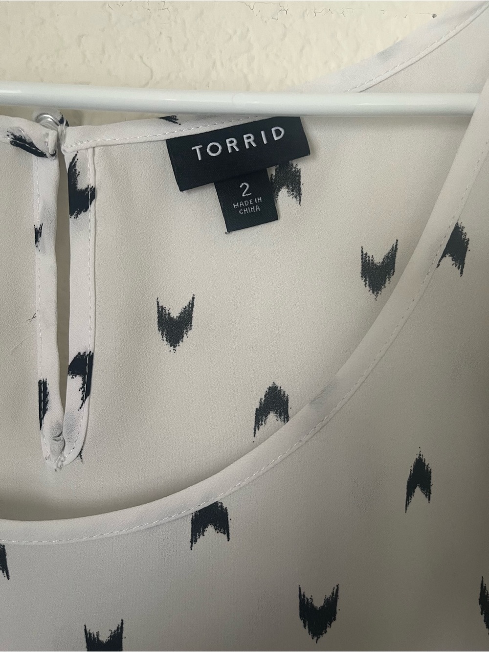 torrid White Blouse with Black Heart Print - Picture 3 of 8